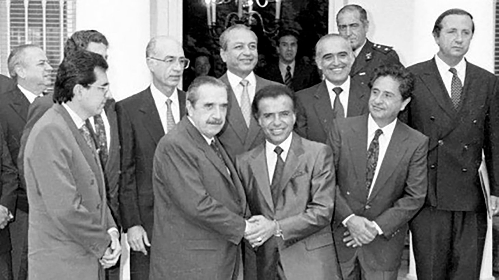 Encuentro en Olivos entre Menem y Alfonsín para dar comienzo a la reforma constitucional